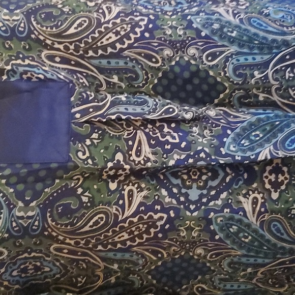 Banana Republic 100% Silk Paisley Blouse size large - Picture 4 of 5
